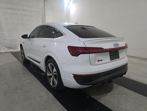 2024 Audi Q8 e-tron Premium Plus