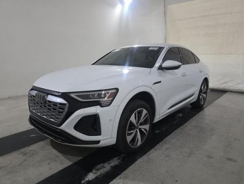 2024 Audi Q8 e-tron Premium Plus