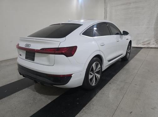 2024 Audi Q8 e-tron Premium Plus