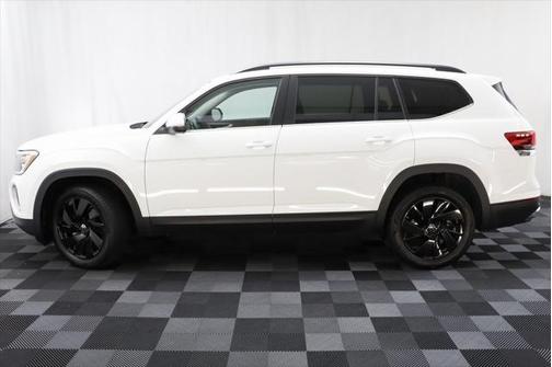 2025 Volkswagen Atlas 2.0T SE w/Technology 4MOTION