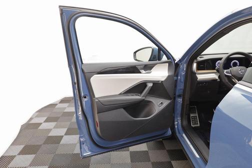2025 Volkswagen Tiguan 2.0T SEL R-Line 4MOTION