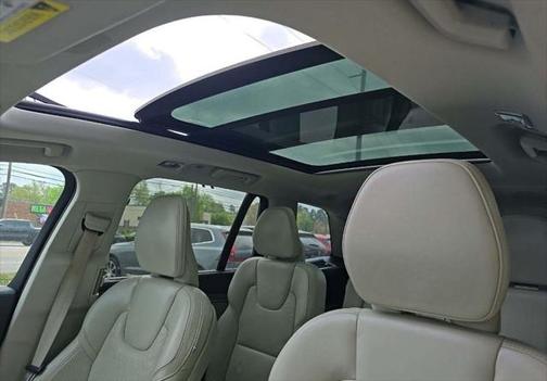2022 Volvo XC90 T6 Inscription