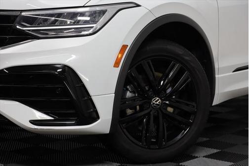 2022 Volkswagen Tiguan 2.0T SE R-Line Black 4MOTION
