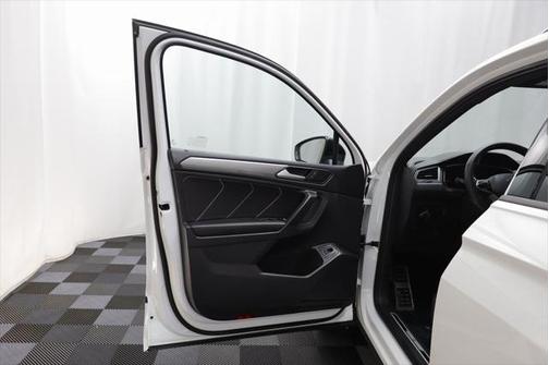 2022 Volkswagen Tiguan 2.0T SE R-Line Black 4MOTION