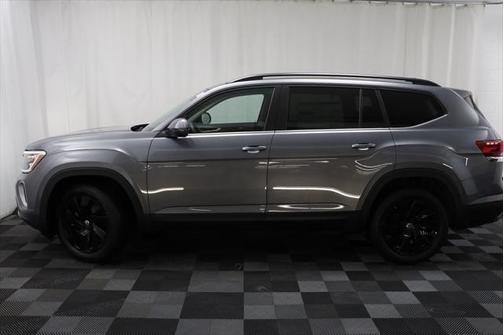 2025 Volkswagen Atlas 2.0T SE w/Technology 4MOTION