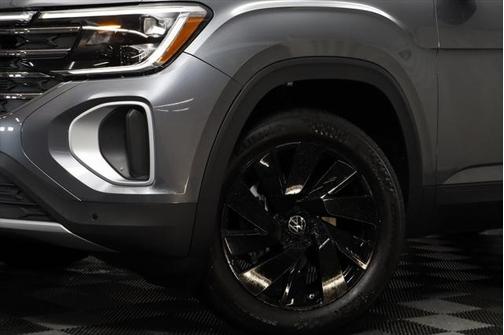 2025 Volkswagen Atlas 2.0T SE w/Technology 4MOTION