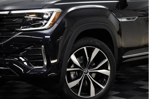2025 Volkswagen Atlas 2.0T SEL Premium R-Line 4MOTION