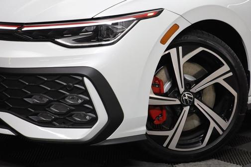 2026 Volkswagen Golf GTI 2.0T SE DSG