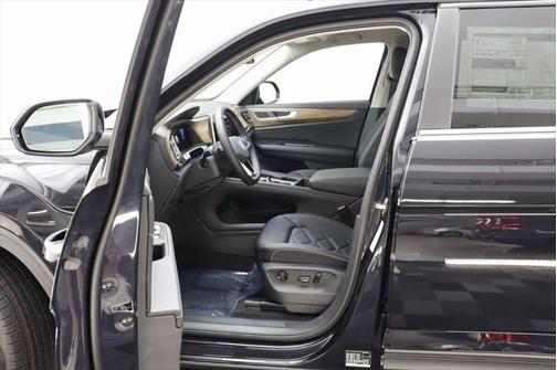 2025 Volkswagen Atlas 2.0T SE