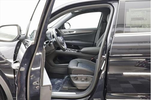 2025 Volkswagen Atlas 2.0T SE w/Technology 4MOTION