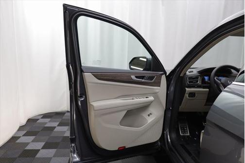 2025 Volkswagen Atlas 2.0T SEL Premium R-Line 4MOTION