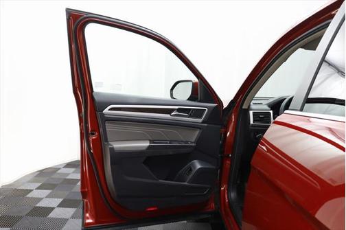 2022 Volkswagen Atlas 3.6L SE w/Technology