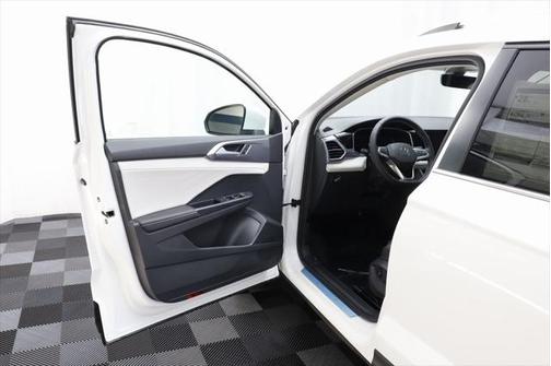 2025 Volkswagen Taos 1.5T SEL