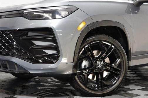 2025 Volkswagen Tiguan 2.0T SE R-Line Black 4MOTION