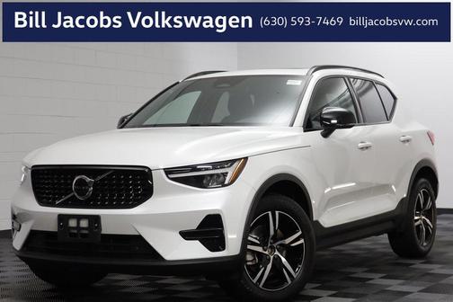 2024 Volvo XC40 B5 Core