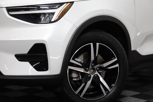2024 Volvo XC40 B5 Core