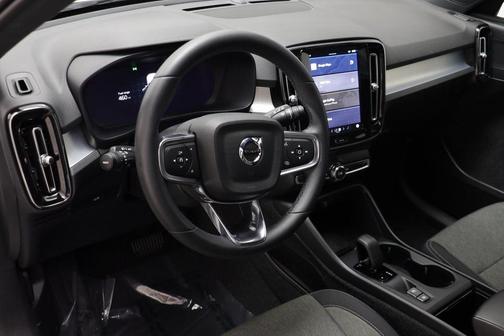 2024 Volvo XC40 B5 Core