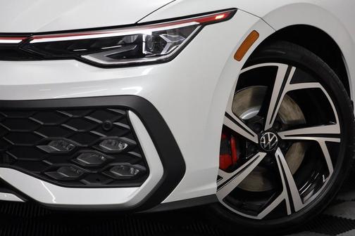 2025 Volkswagen Golf GTI 2.0T SE DSG