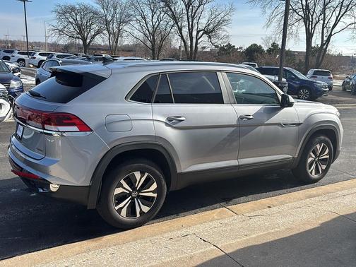 2025 Volkswagen Atlas Cross Sport 2.0T SE