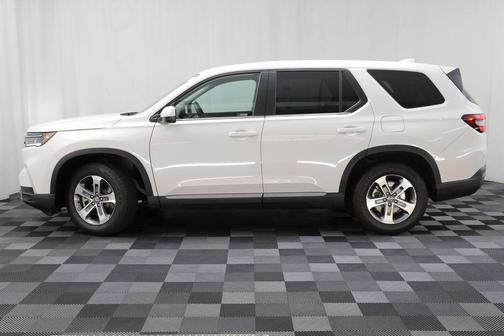 2023 Honda Pilot AWD EX-L 8 Passenger