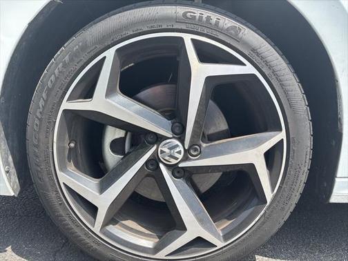 2022 Volkswagen Passat 2.0T R-Line
