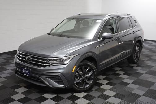 Platinum Gray Metallic 2023 Volkswagen Tiguan 2.0T SE