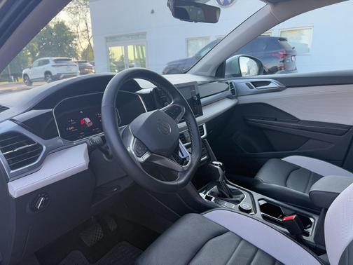 2025 Volkswagen Taos 1.5T SEL