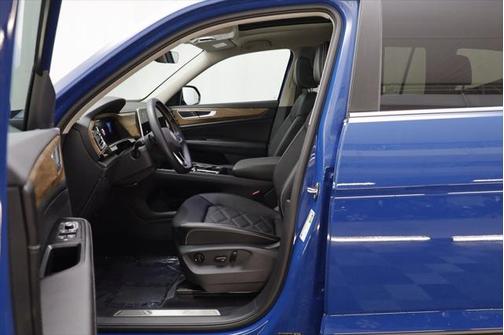 2025 Volkswagen Atlas 2.0T SE w/Technology 4MOTION