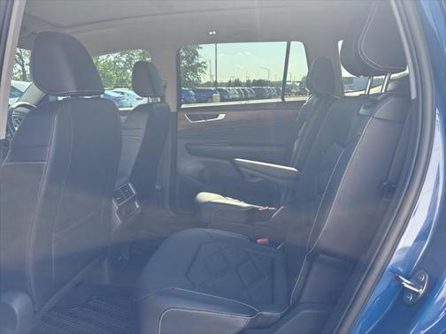 2025 Volkswagen Atlas 2.0T SE w/Technology 4MOTION