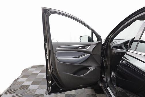 2022 Buick Enclave AWD Essence