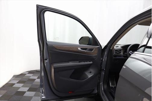 2025 Volkswagen Atlas 2.0T SEL Premium R-Line 4MOTION
