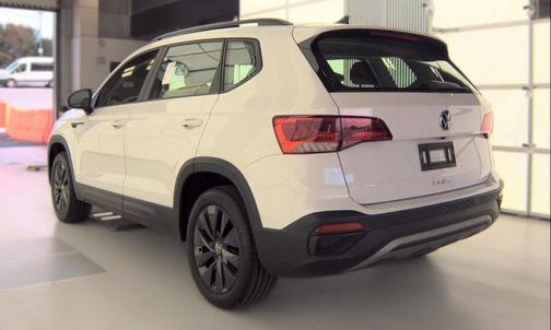 Pure White 2022 Volkswagen Taos 1.5T S