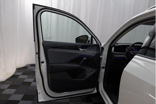 2025 Volkswagen Tiguan 2.0T SE 4MOTION
