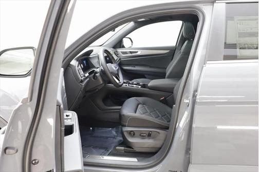 2025 Volkswagen Atlas Cross Sport 2.0T SE w/Technology 4MOTION