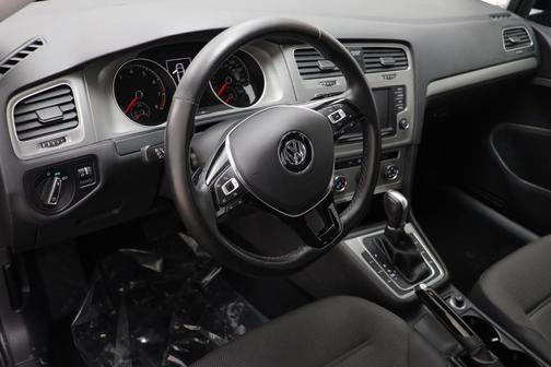 2016 Volkswagen Golf SportWagen TSI S 4-Door