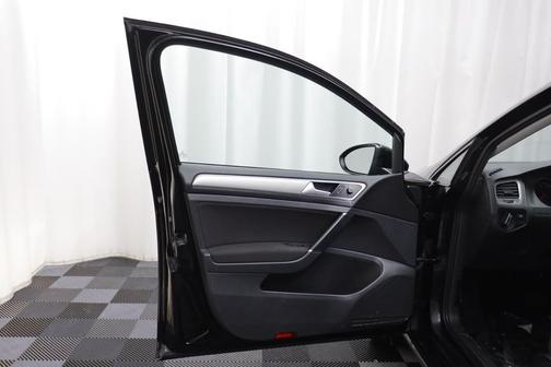 2016 Volkswagen Golf SportWagen TSI S 4-Door