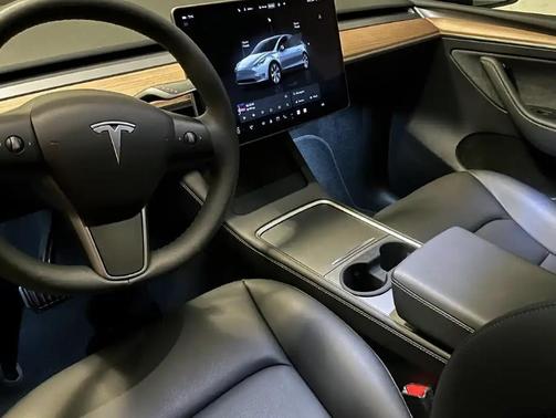 2024 Tesla Model Y Long Range Dual Motor All-Wheel Drive
