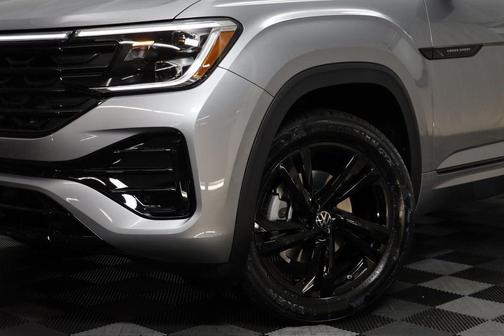 2026 Volkswagen Atlas Cross Sport 2.0T SEL