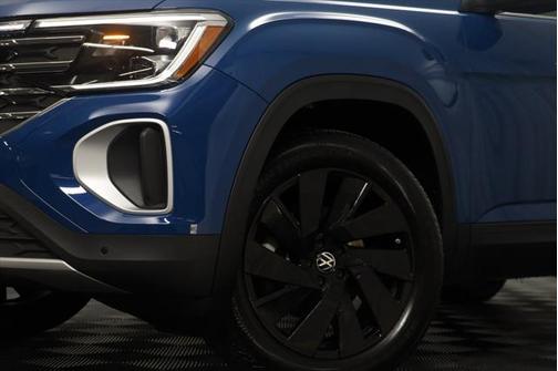 2025 Volkswagen Atlas 2.0T SE w/Technology 4MOTION