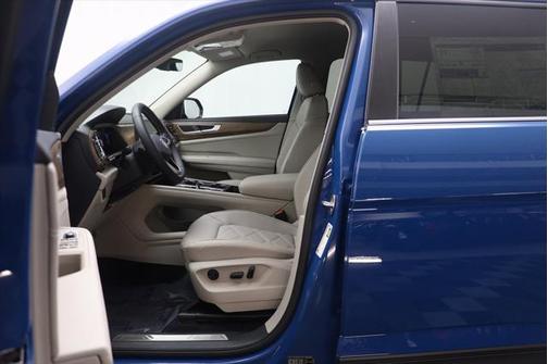 2025 Volkswagen Atlas 2.0T SE w/Technology 4MOTION