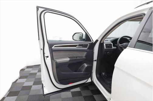 2022 Volkswagen Atlas 3.6L SE w/Technology