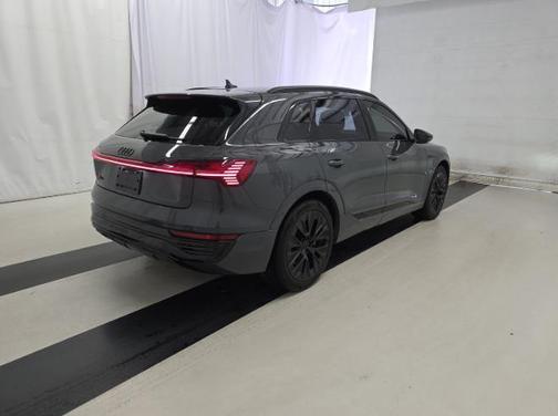 2024 Audi Q8 e-tron Prestige