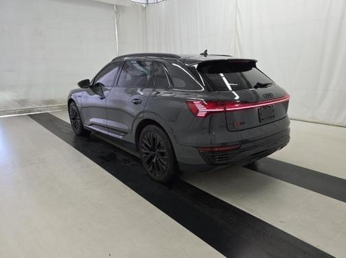 2024 Audi Q8 e-tron Prestige
