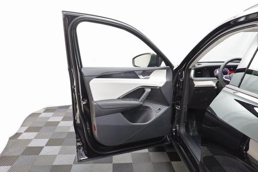 2025 Volkswagen Tiguan 2.0T SE 4MOTION