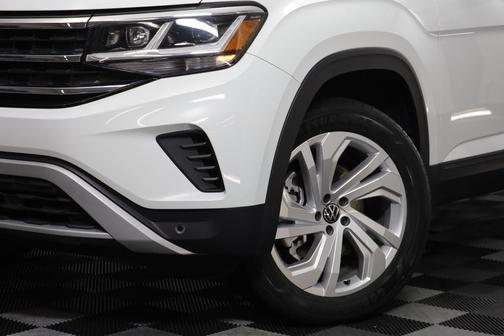 2023 Volkswagen Atlas 3.6L SE w/Technology