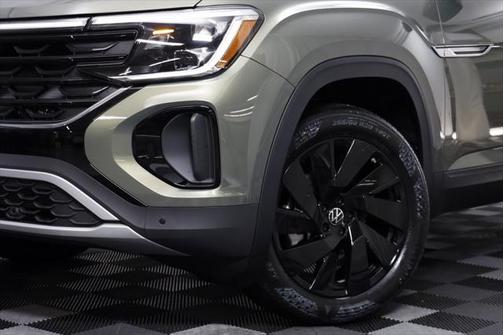 2025 Volkswagen Atlas Cross Sport 2.0T SE w/Technology 4MOTION