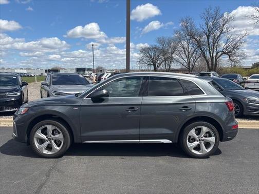 2022 Audi Q5 45 S line Premium Plus
