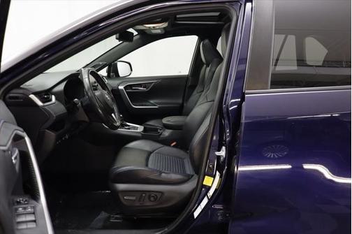 2019 Toyota RAV4 Hybrid SE