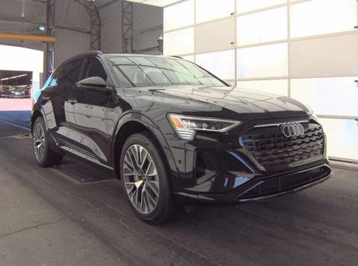 2024 Audi Q8 e-tron Prestige