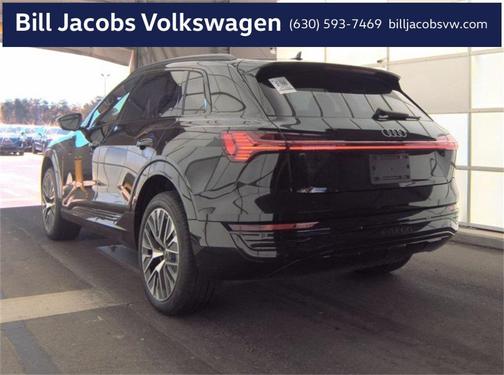 2024 Audi Q8 e-tron Prestige